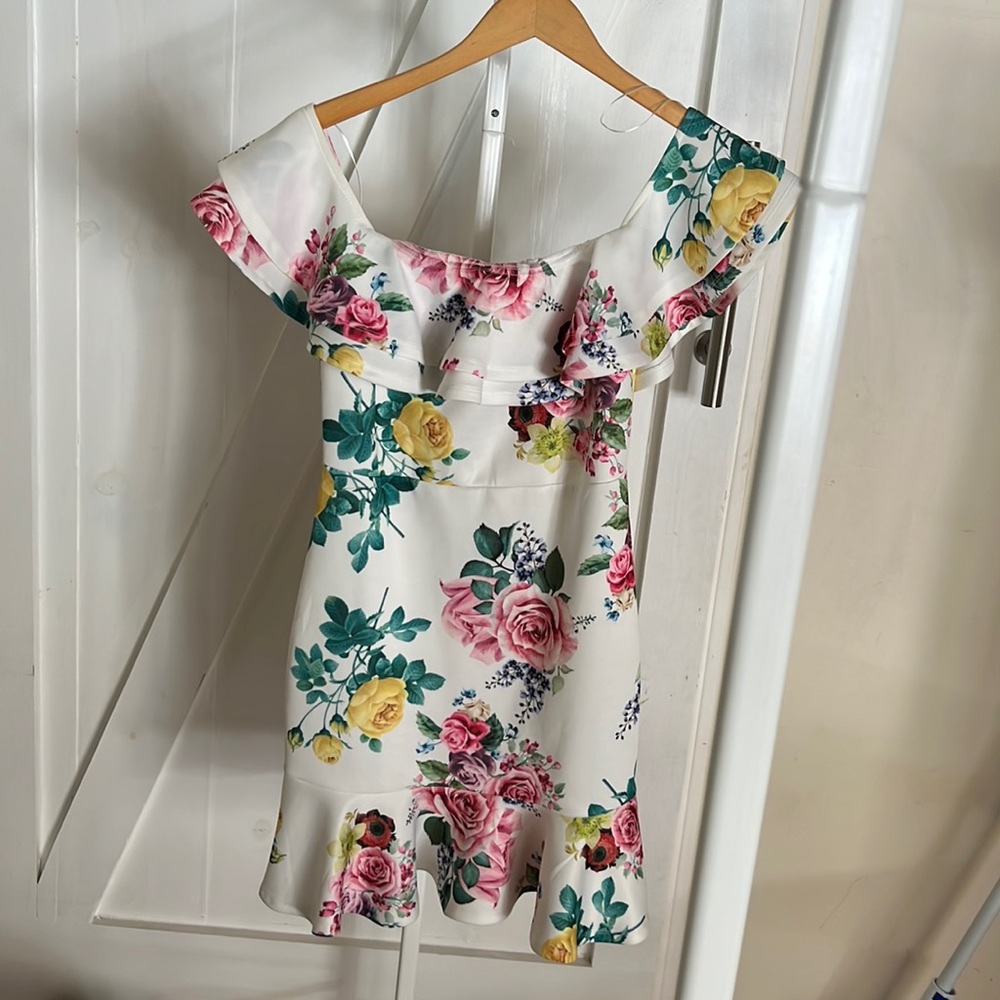 Banjul girl’s dress size L